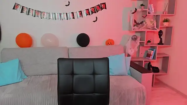 GabriellaMays online show from October 2025 05:13:01 AM