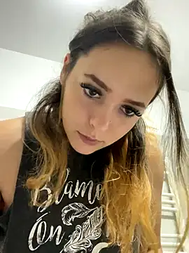 Pussy4564N online show from September 2025 12:43:02 PM