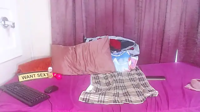 CurvyCutiexx94 online show from March 2025 12:23:02 PM