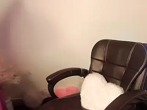 Snapshot of megancatluna chatting on November 2025 05:00:02 AM megancatluna online show from November 2025 05:00:02 AM