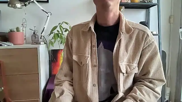 Snapshot of MikymikeBBWD chatting on November 2025 02:38:02 PM MikymikeBBWD online show from November 2025 02:38:02 PM