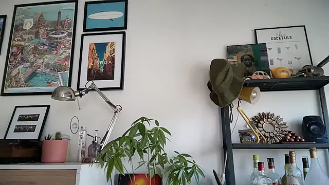 Snapshot of MikymikeBBWD chatting on November 2025 11:11:01 AM MikymikeBBWD online show from November 2025 11:11:01 AM