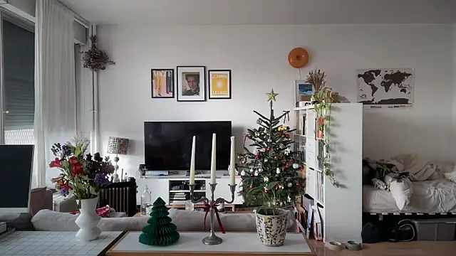 Snapshot of MikymikeBBWD chatting on December 2025 12:47:01 PM MikymikeBBWD online show from December 2025 12:47:01 PM