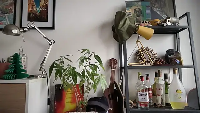 Snapshot of MikymikeBBWD chatting on December 2025 12:36:02 PM MikymikeBBWD online show from December 2025 12:36:02 PM