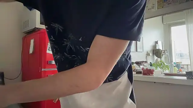 Snapshot of MikymikeBBWD chatting on December 2025 12:33:02 PM MikymikeBBWD online show from December 2025 12:33:02 PM