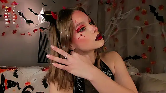 TaiteBayles online show from October 2025 01:40:01 AM