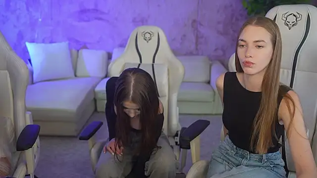 Snapshot of Layla_Sweet_ chatting on October 2025 02:40:01 PM Layla Sweet online show from October 2025 02:40:01 PM