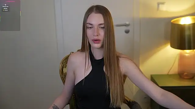 Snapshot of Layla_Sweet_ chatting on February 2026 08:51:02 PM Layla Sweet online show from February 2026 08:51:02 PM