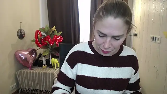 Snapshot of TessaDaybreak chatting on February 2025 07:26:01 AM TessaDaybreak online show from February 2025 07:26:01 AM