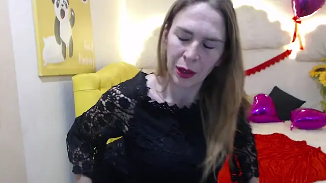 Snapshot of TessaDaybreak chatting on March 2025 01:38:02 PM TessaDaybreak online show from March 2025 01:38:02 PM