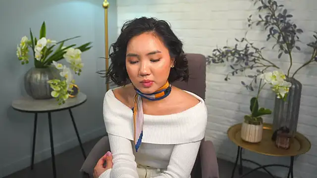 Snapshot of EthalHence chatting on February 2025 06:12:01 PM EthalHence online show from February 2025 06:12:01 PM