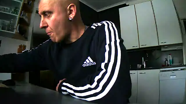 Snapshot of Teemu chatting on March 2025 02:02:02 PM Teemu online show from March 2025 02:02:02 PM