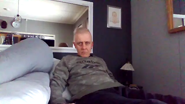 Snapshot of Teemu chatting on March 2025 03:42:02 PM Teemu online show from March 2025 03:42:02 PM