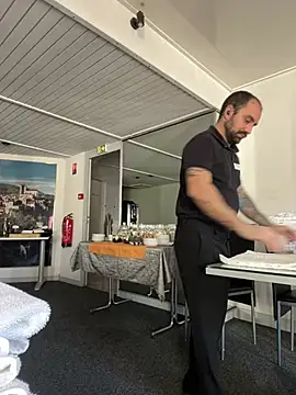 Snapshot of morfeoX chatting on February 2025 01:25:02 PM morfeoX online show from February 2025 01:25:02 PM