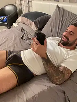 Snapshot of morfeoX chatting on October 2025 10:53:02 PM morfeoX online show from October 2025 10:53:02 PM