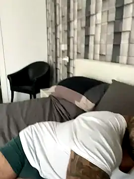 Snapshot of morfeoX chatting on October 2025 01:42:02 PM morfeoX online show from October 2025 01:42:02 PM