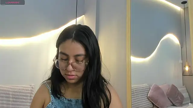 lucelly 15 online show from January 2026 11:47:02 AM