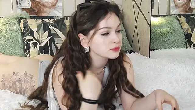 -Amora online show from February 2025 05:43:01 PM