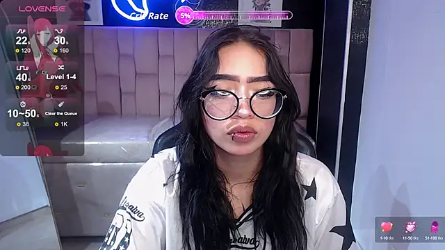 Snapshot of Anni_acker_b chatting on September 2025 01:00:02 PM Anni acker b online show from September 2025 01:00:02 PM