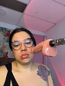 Snapshot of titqueenx chatting on March 2025 08:11:01 PM titqueenx online show from March 2025 08:11:01 PM