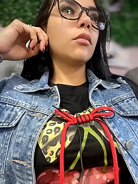 Naatalia online show from May 2026 10:37:01 PM