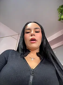 Naatalia online show from June 2026 06:17:01 PM
