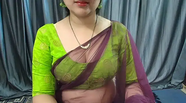 Snapshot of goldiwets chatting on February 2025 03:47:02 AM goldiwets online show from February 2025 03:47:02 AM