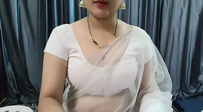 Snapshot of goldiwets chatting on March 2025 04:00:02 PM goldiwets online show from March 2025 04:00:02 PM