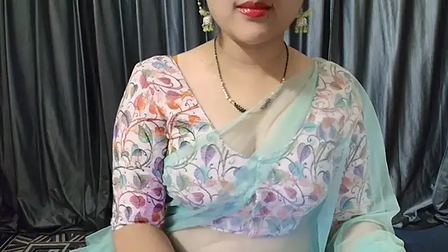 Snapshot of goldiwets chatting on September 2025 04:07:02 PM goldiwets online show from September 2025 04:07:02 PM