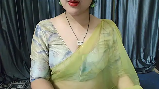 Snapshot of goldiwets chatting on September 2025 04:40:02 PM goldiwets online show from September 2025 04:40:02 PM