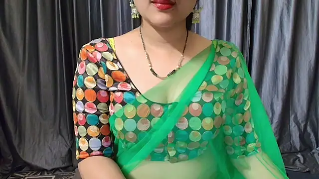 Snapshot of goldiwets chatting on October 2025 04:37:01 PM goldiwets online show from October 2025 04:37:01 PM