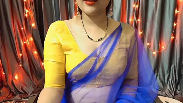 Snapshot of goldiwets chatting on November 2025 02:35:02 AM goldiwets online show from November 2025 02:35:02 AM