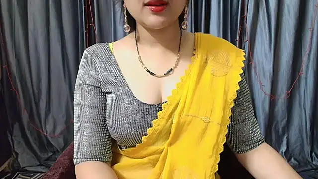 Snapshot of goldiwets chatting on November 2025 05:26:02 PM goldiwets online show from November 2025 05:26:02 PM