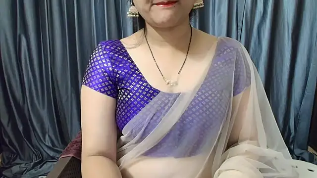 Snapshot of goldiwets chatting on November 2025 03:39:02 AM goldiwets online show from November 2025 03:39:02 AM