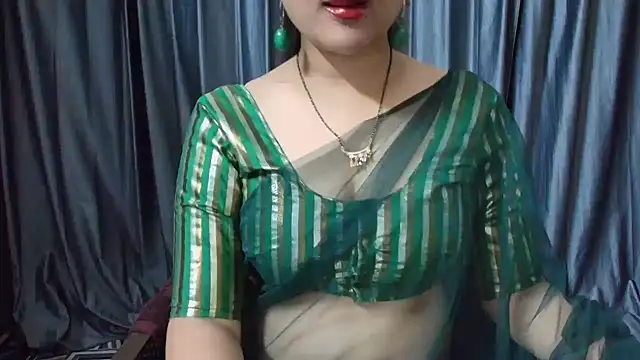 Snapshot of goldiwets chatting on November 2025 04:30:02 PM goldiwets online show from November 2025 04:30:02 PM