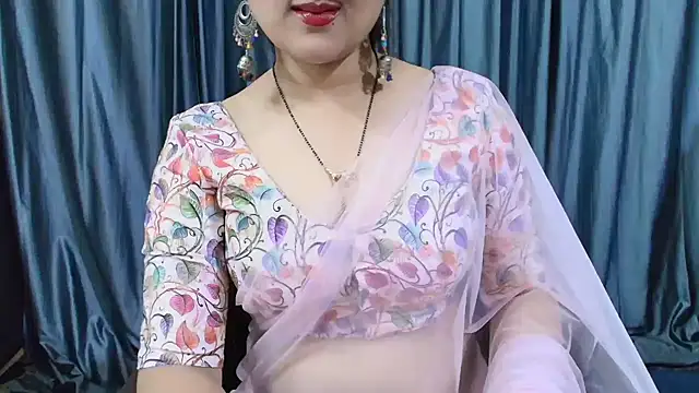 Snapshot of goldiwets chatting on November 2025 04:17:01 PM goldiwets online show from November 2025 04:17:01 PM