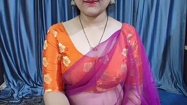 Snapshot of goldiwets chatting on November 2025 04:55:02 AM goldiwets online show from November 2025 04:55:02 AM