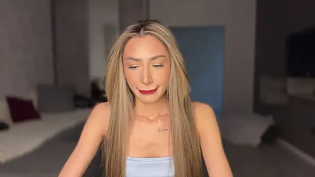 Snapshot of alissadreams chatting on May 2026 02:33:01 PM alissadreams online show from May 2026 02:33:01 PM