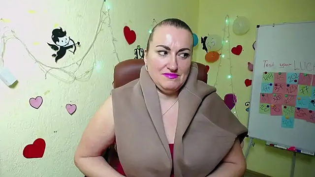 Snapshot of DianaMGG chatting on February 2025 06:07:01 AM DianaMGG online show from February 2025 06:07:01 AM