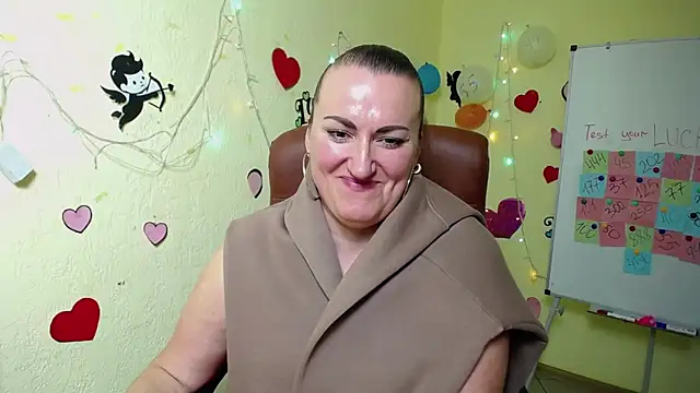 Snapshot of DianaMGG chatting on February 2025 03:15:02 PM DianaMGG online show from February 2025 03:15:02 PM