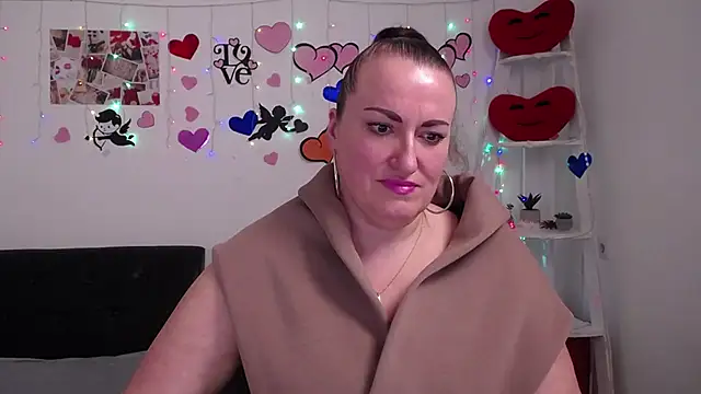 Snapshot of DianaMGG chatting on March 2025 12:22:01 PM DianaMGG online show from March 2025 12:22:01 PM