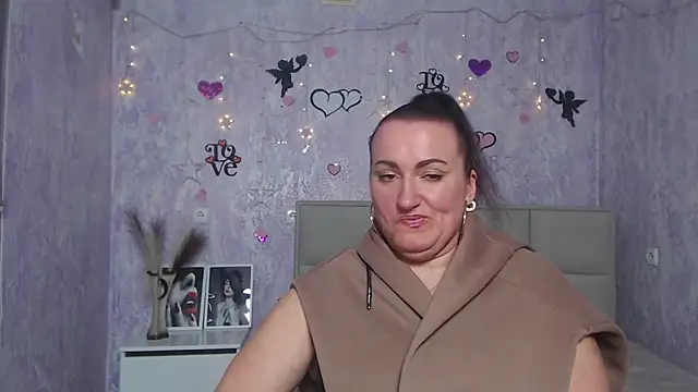 Snapshot of DianaMGG chatting on March 2025 11:58:01 AM DianaMGG online show from March 2025 11:58:01 AM