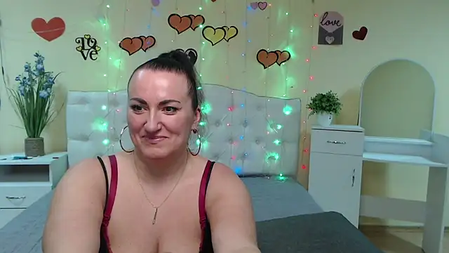 Snapshot of DianaMGG chatting on March 2025 01:08:01 PM DianaMGG online show from March 2025 01:08:01 PM