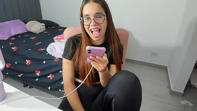 Greciaruiz  online show from November 2025 01:03:02 AM