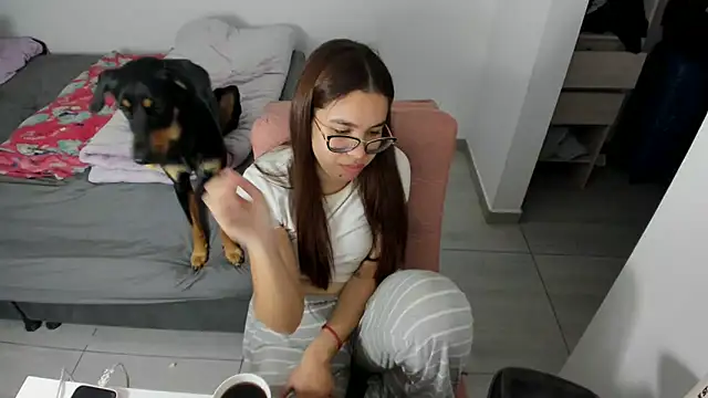 Greciaruiz  online show from April 2026 02:27:02 AM