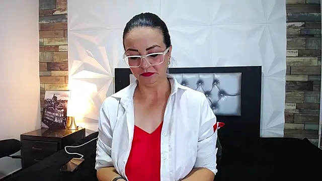 Snapshot of Azaahara_ chatting on February 2025 11:02:02 AM Azaahara online show from February 2025 11:02:02 AM