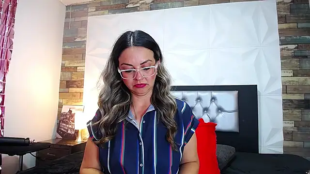 Snapshot of Azaahara_ chatting on February 2025 05:20:02 PM Azaahara online show from February 2025 05:20:02 PM