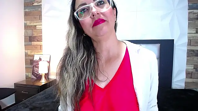 Snapshot of Azaahara_ chatting on March 2025 02:04:02 PM Azaahara online show from March 2025 02:04:02 PM