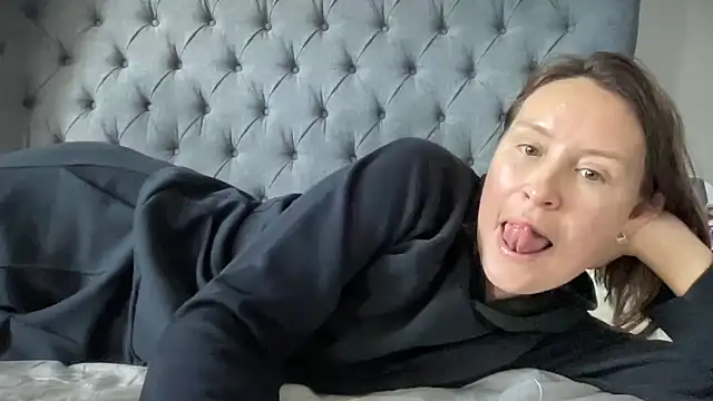 eatmypie69 online show from September 2025 09:25:02 AM