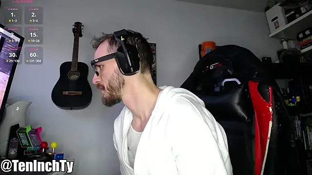 Snapshot of teninchty chatting on March 2026 01:07:02 AM teninchty online show from March 2026 01:07:02 AM